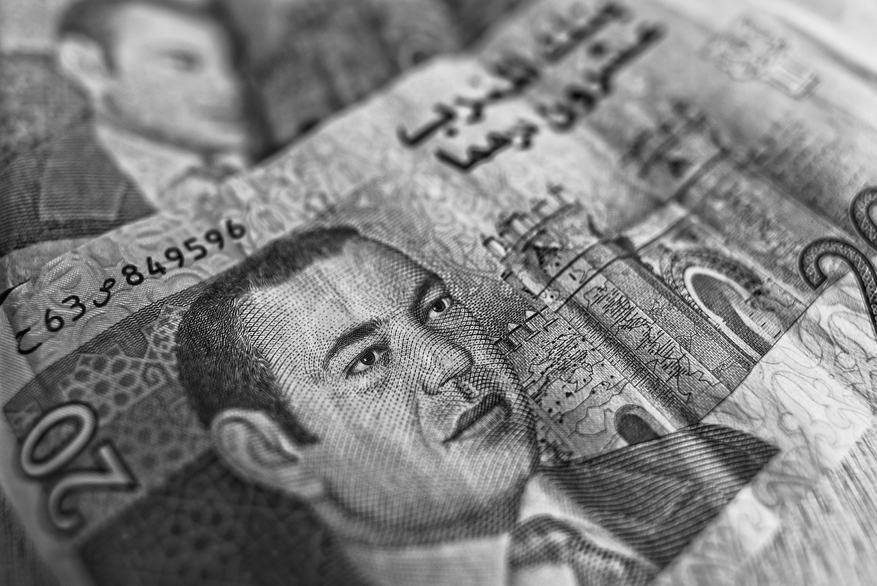 20代で年収300万の人が始める積立投資のメリットは？